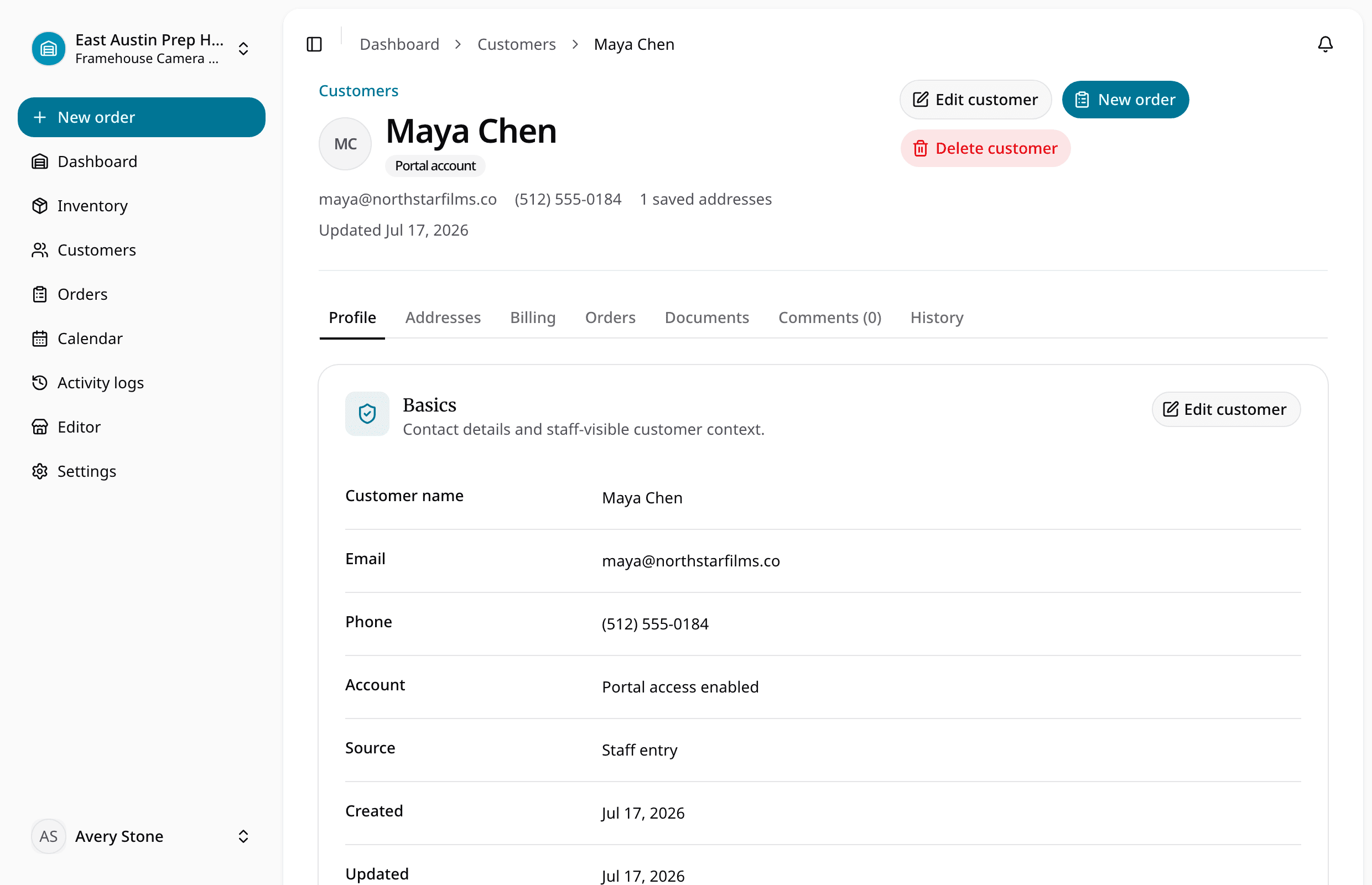 Customer profile with billing and delivery addresses, order history, notes, and defaults